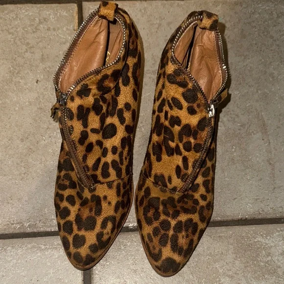 BEAST FASHION Leopard Print Ankle Booties - Picture 5 of 8